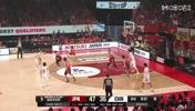 这硬解能力！！贺希宁无视防守顶着对面飙进三分！