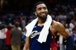天神下凡 闪耀全场！米切尔2罚1中下半场爆砍39分平NBA历史纪录！
