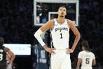 解说：按文班性格他一定觉得自己才是MVP 此刻他正用比赛来证明