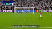 枪迷心碎😭!国外解说:加布将球踢向布达佩斯天空,阿森纳饮恨
